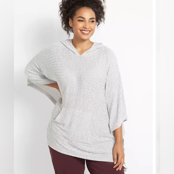 Livi Active Lane‎ Bryant gray soft ribbed poncho size 22/24 - Picture 1 of 6